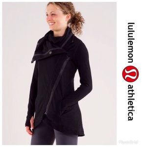 Rare Lululemon Method Wrap! Black, size 8, EUC
